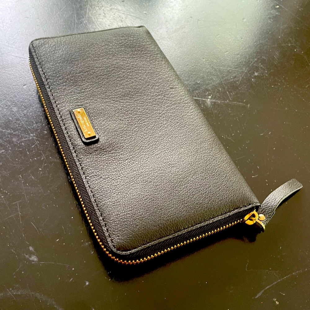 Kate Spade black leather gold hardware continental wallet. Like new.